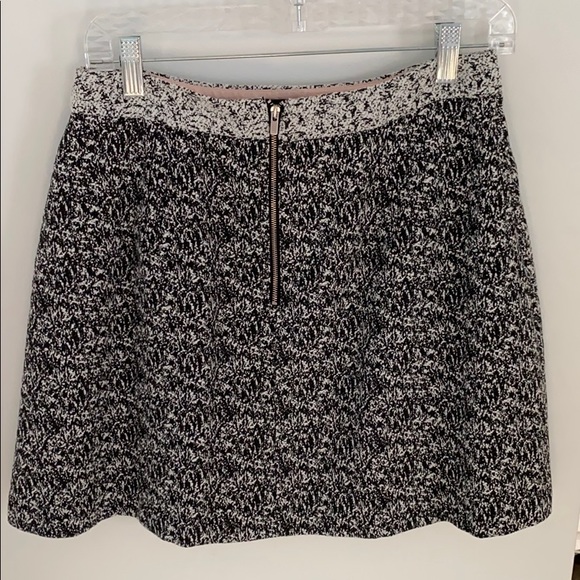 Banana Republic Black and White Skirt - Picture 2 of 5